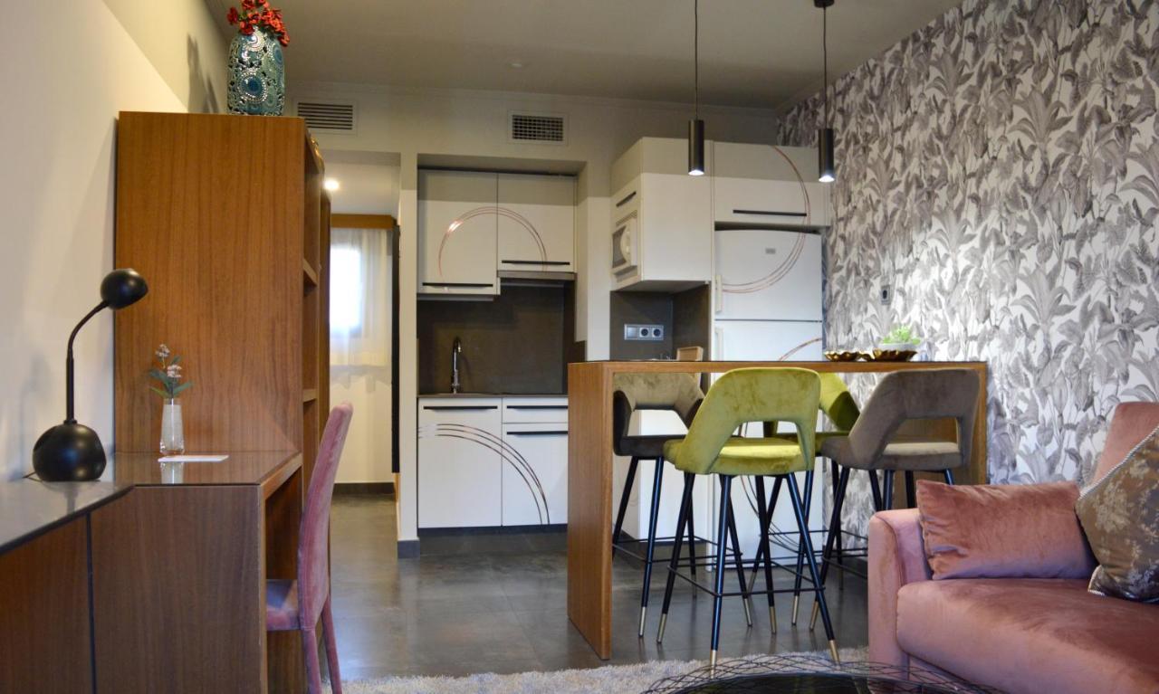 On Suites Sevilla Apartments Designed For Adults Eksteriør bilde