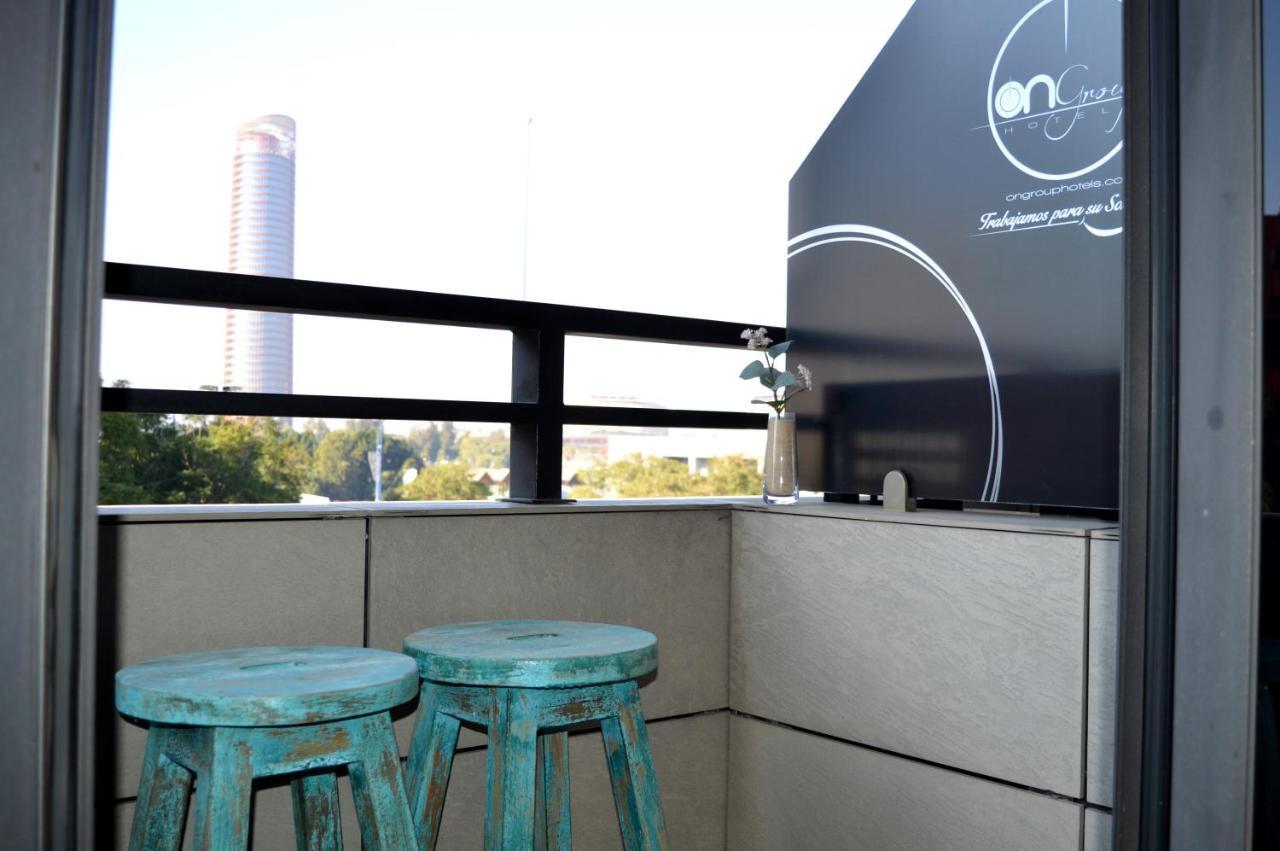 On Suites Sevilla Apartments Designed For Adults Eksteriør bilde