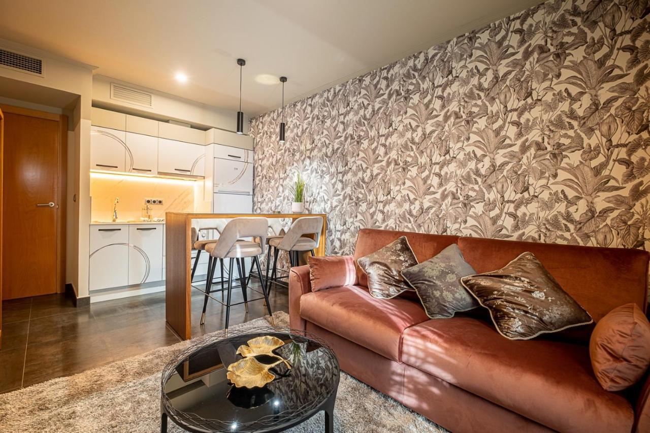 On Suites Sevilla Apartments Designed For Adults Eksteriør bilde